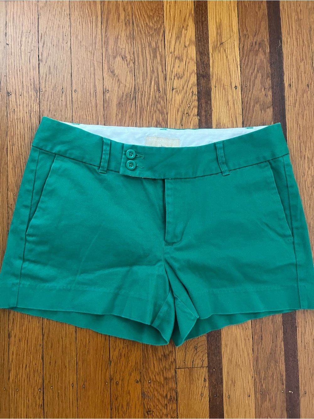 Banana Republic Ryan fit Kelly green shorts 8 EUC